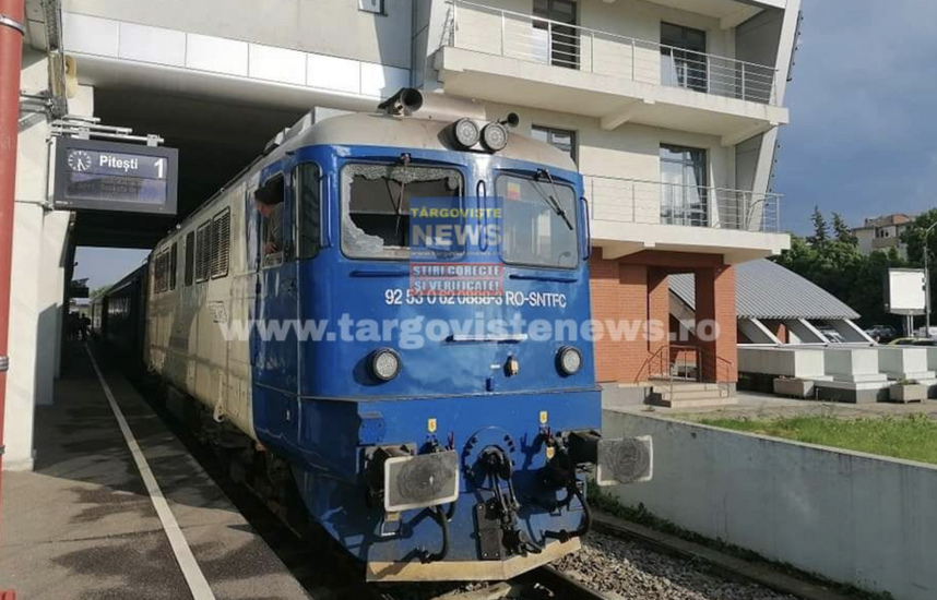Tren Regio Expres, atacat cu pietre, în zona localității Pătroaia